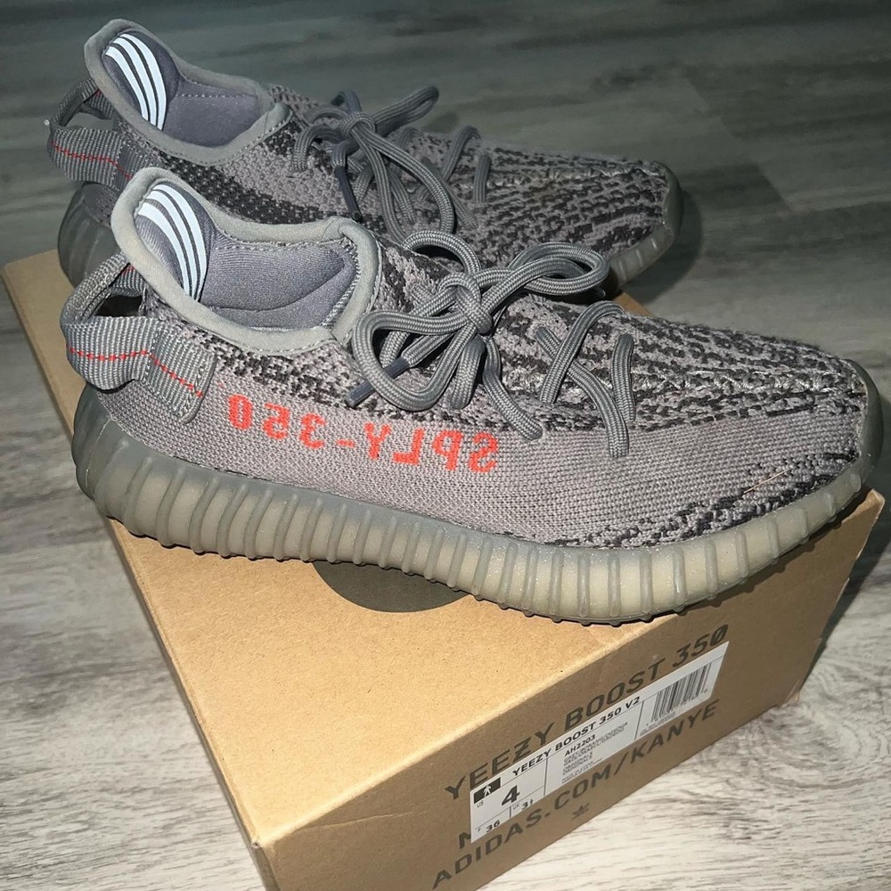 Yeezy 350 boosts. Comes with original box. size 4 - Picture 2 of 4